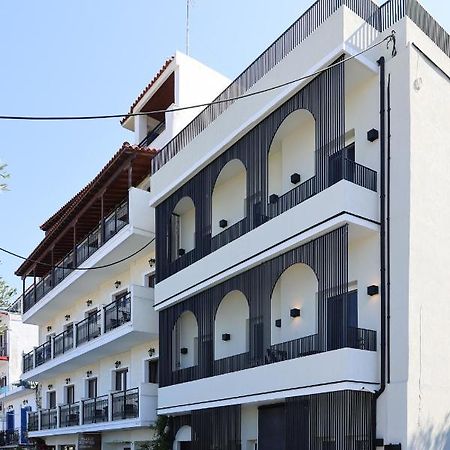 Uphill Unique Boutique Suites Skiathos Town Exterior photo