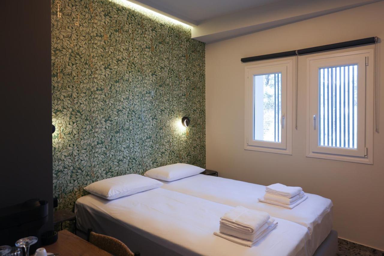 Uphill Unique Boutique Suites Skiathos Town Exterior photo