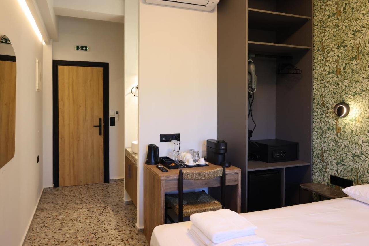 Uphill Unique Boutique Suites Skiathos Town Exterior photo