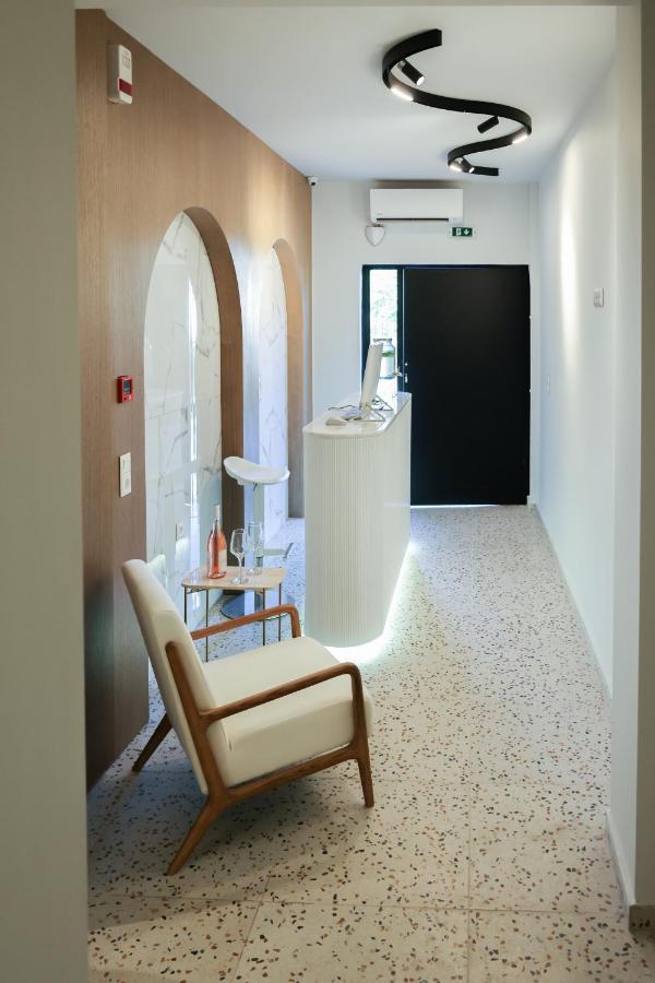 Uphill Unique Boutique Suites Skiathos Town Exterior photo