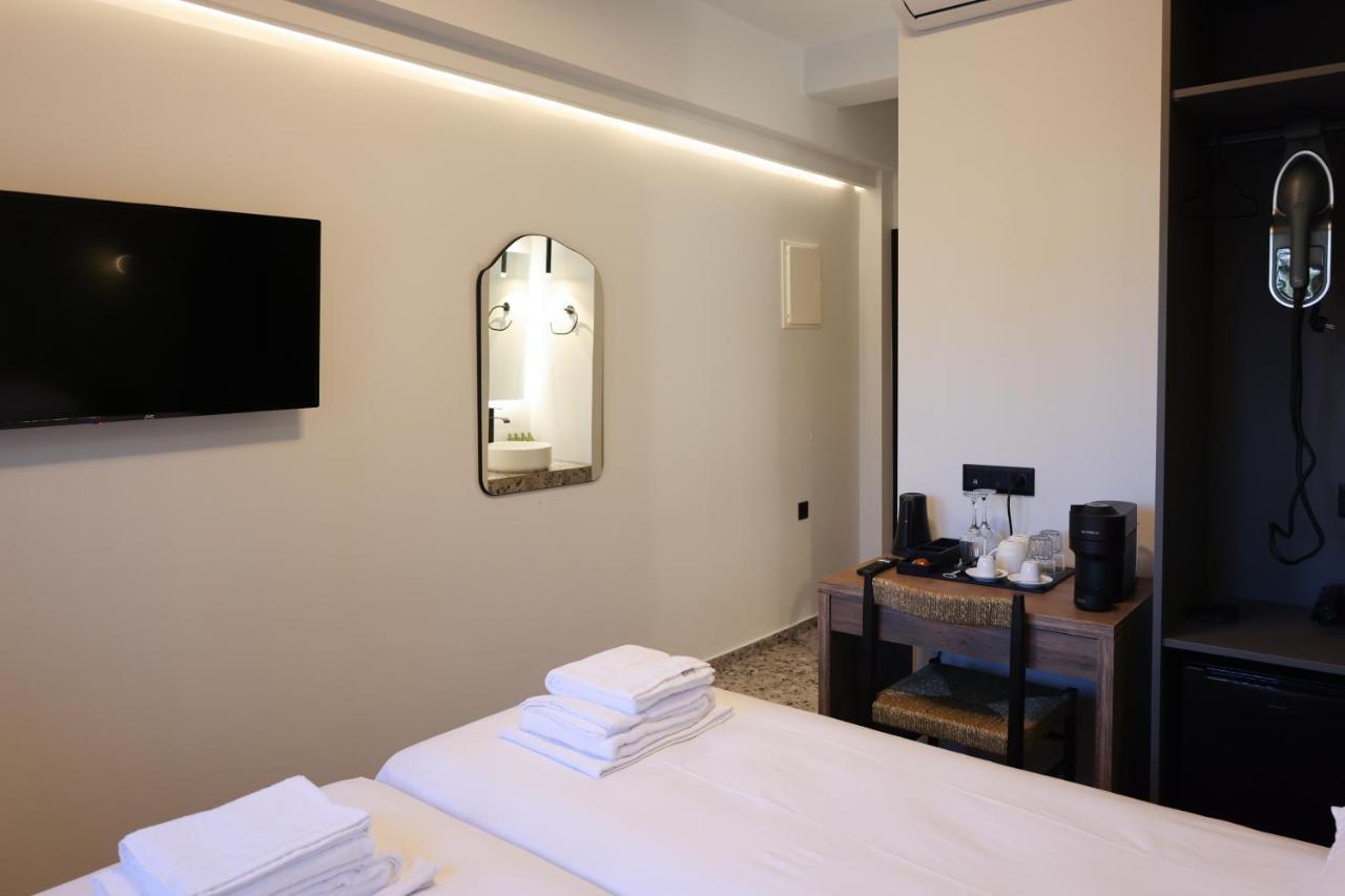 Uphill Unique Boutique Suites Skiathos Town Exterior photo