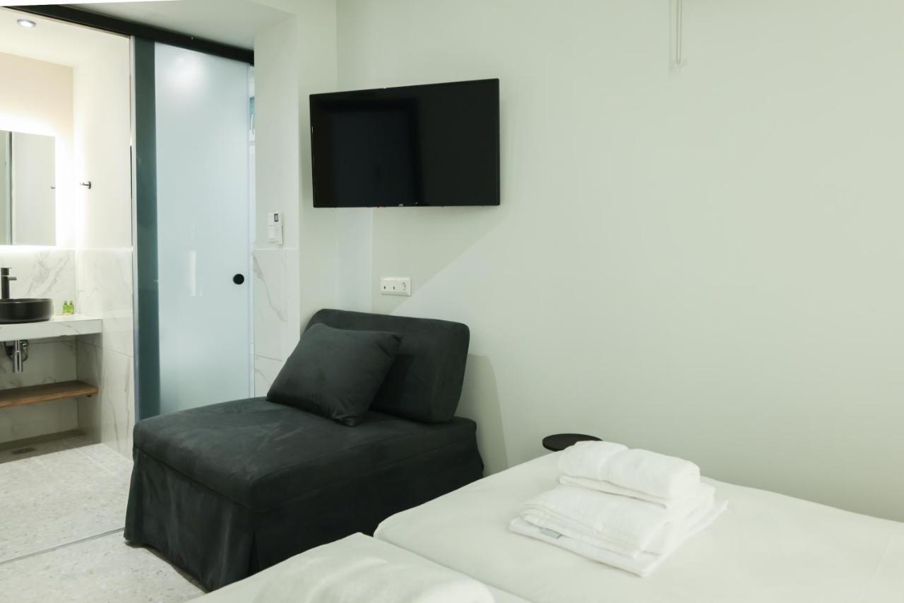 Uphill Unique Boutique Suites Skiathos Town Exterior photo