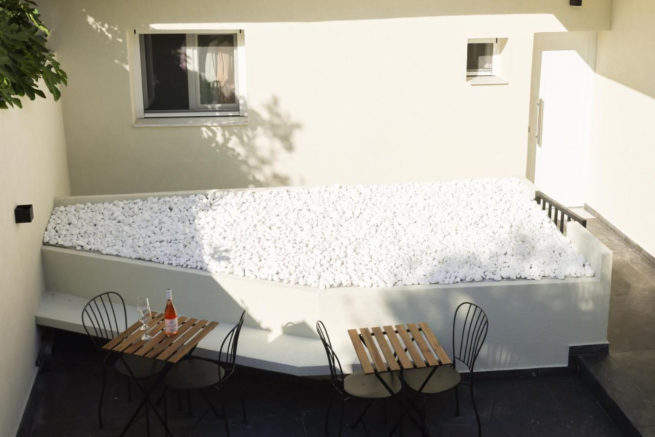 Uphill Unique Boutique Suites Skiathos Town Exterior photo